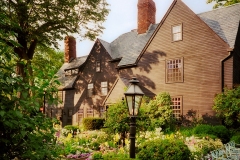HOUSSE OF SEVEN GABLES  #AMA104